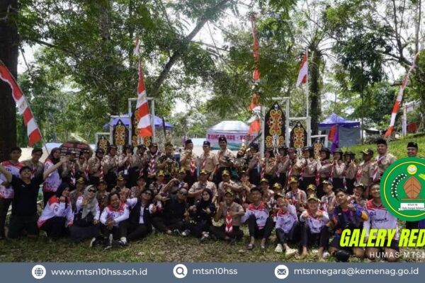 3 Peserta Didik MTsN 10 HSS Ikuti Pembukaan Jambore Daerah 2025 di Banjarbaru