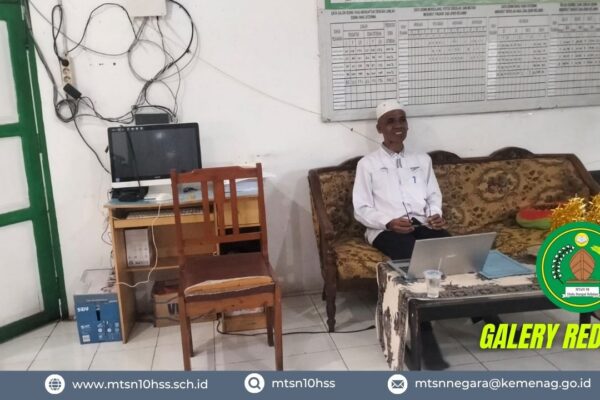Kepala MTsN 10 Hulu Sungai Selatan Gelar Rapat Koordinasi Internal Bersama Seluruh Staf Tata Usaha Bahas Pembagian Tugas PKKM Tahun Ke