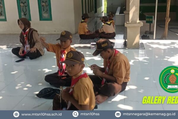 Puluhan Peserta Antusias Ikuti Lomba Pionering dalam Ajang Siaga Scout Competition di MTsN 10 Hulu Sungai Selatan