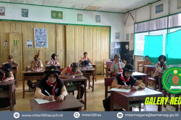 Puluhan Peserta Antusias Ikuti Lomba Semaphore pada Ajang Siaga Scout Competition di MTsN 10 Hulu Sungai Selatan