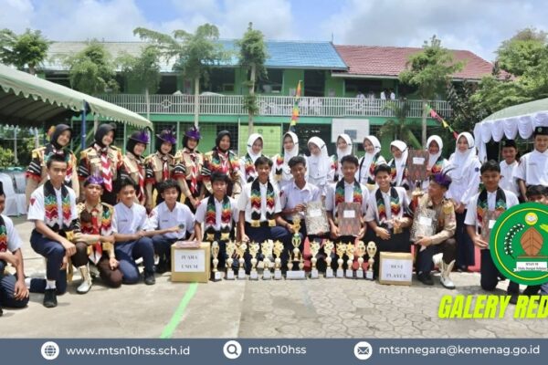 Seluruh Kontingen MTsN 10 HSS Terima Piagam Penghargaan pada Ajang Milad MAN 3 Ke Seluruh Kontingen MTsN 10 HSS Terima Piagam Penghargaan pada Ajang Milad MAN 3 Ke
